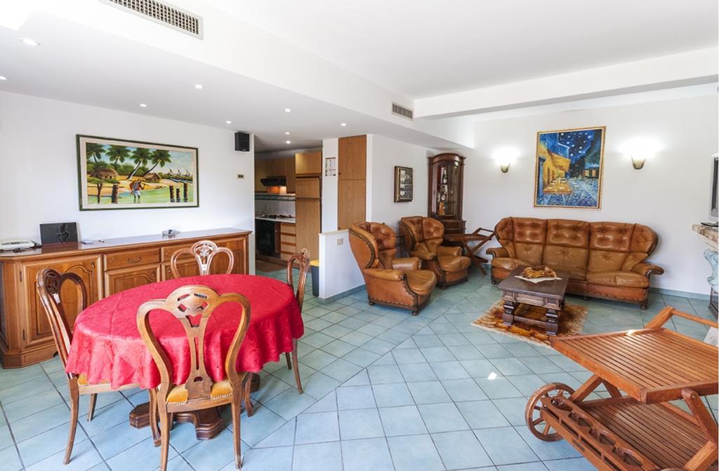 Casa Vacanze Villa Flumini Флуміні-ді-Кварту Номер фото