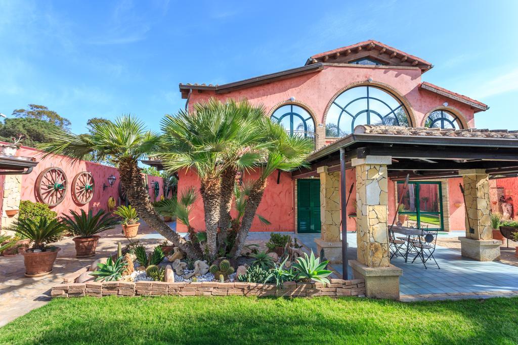 Casa Vacanze Villa Flumini Флуміні-ді-Кварту Екстер'єр фото